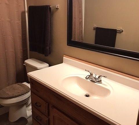 5th image of 44032 Lake Village Dr