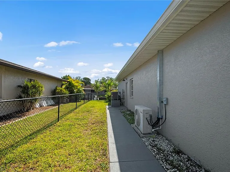 7195 Reymoor Dr — Photo 5