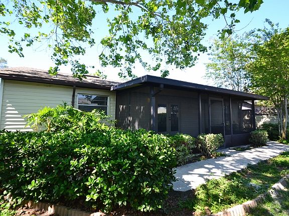5th image of 323 Pico Ct