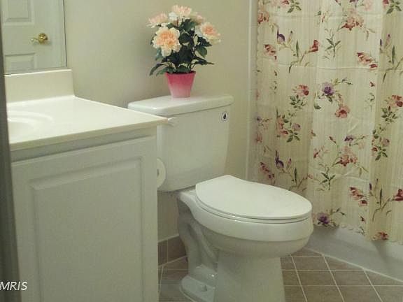 5th image of 12 Lucketts Dr