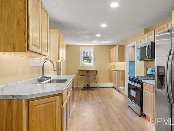 4th image of 600 S 19th St