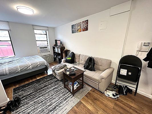 3rd image of 324 E 6th St APT 8