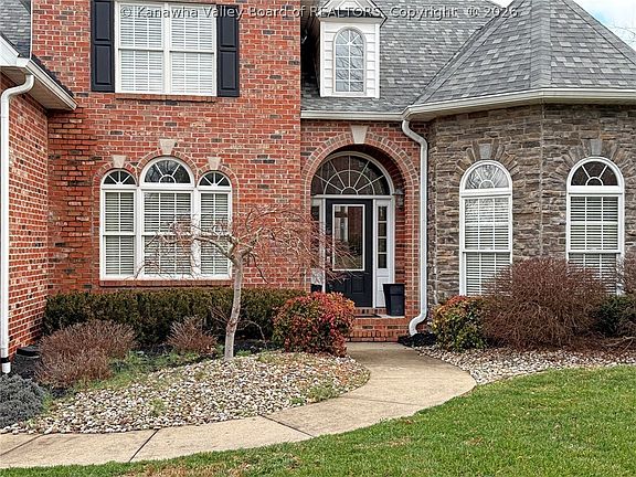 3rd image of 6005 Pinnacle View Dr