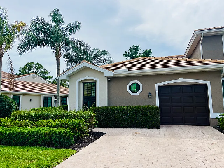Meadow Lakes Dr — Photo 1