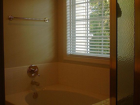 garden tub in master bath