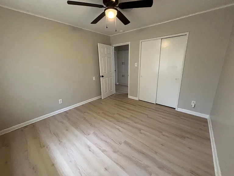 2608 E Cavett Dr — Photo 12