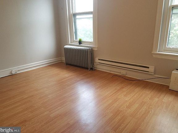 4th image of 1626 S 4th St Floor 3