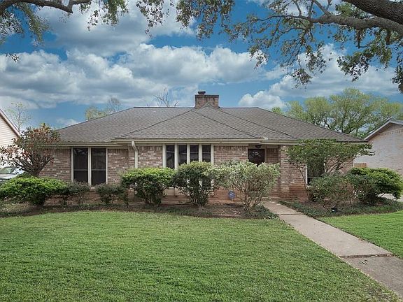 4th image of 2823 Colonial Dr