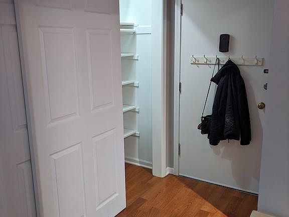 3rd image of 502 W Miner St APT 1B