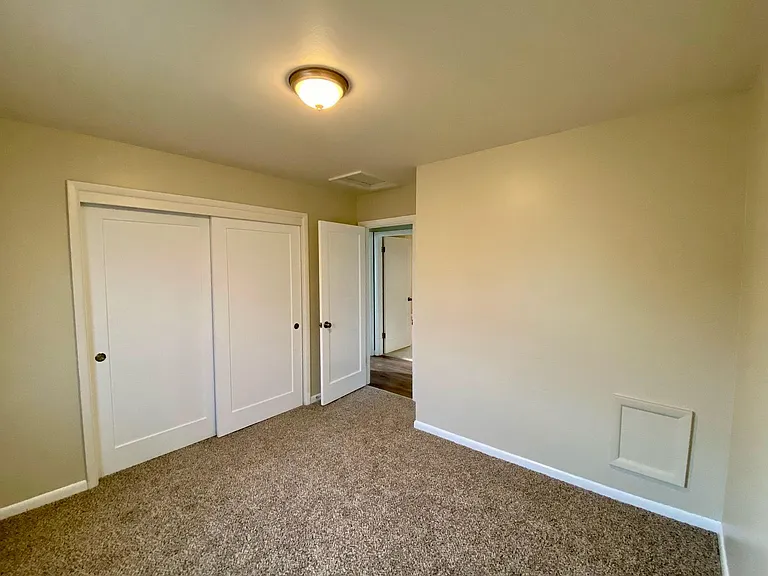 409 Richmond St — Photo 8