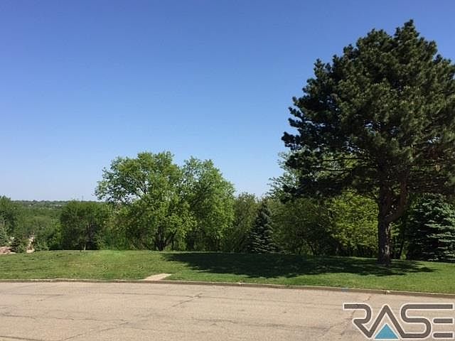 2nd image of 304 W Harpel Dr