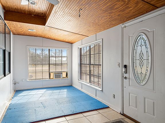 4th image of 118 Stephens Ln