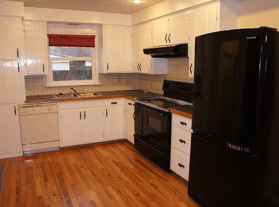 3rd image of 734 11th St