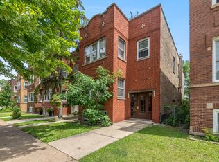 3031 N Davlin Ct, Chicago, IL 60618