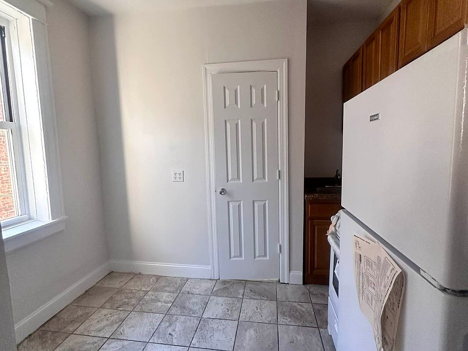 2nd image of 89-06 146th St #2E