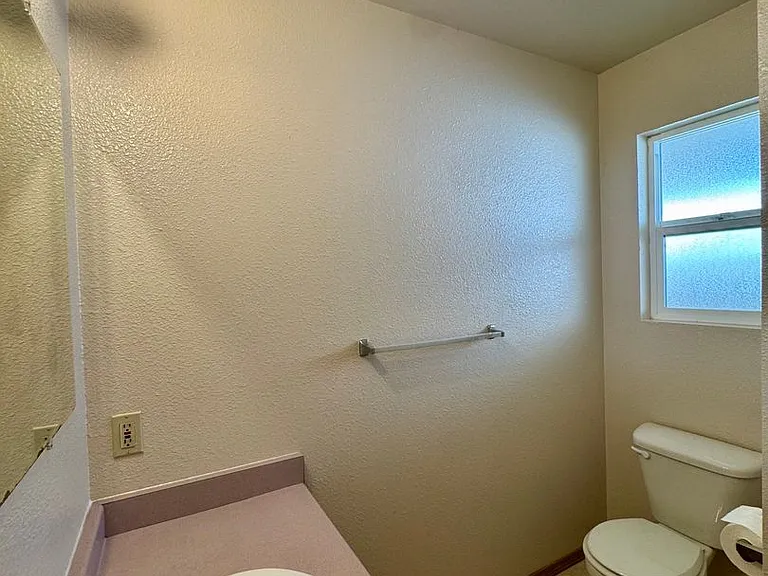 1411 Bay St — Photo 6