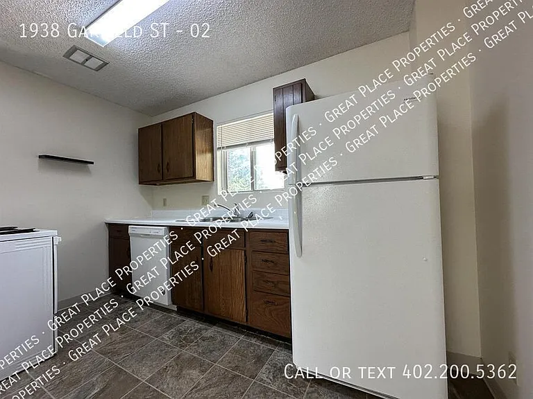 1938 Garfield St #2 — Photo 11