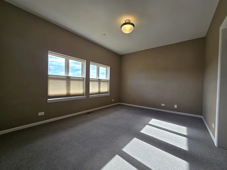 1844 N Lockwood Ave #B — Photo 20