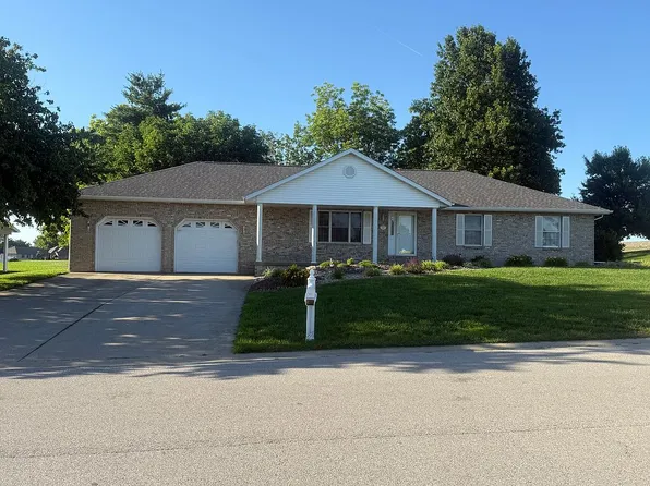 811 Deer Circle Dr, Carlyle, IL 62231