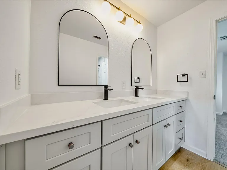 7914 Oakington Dr — Photo 18