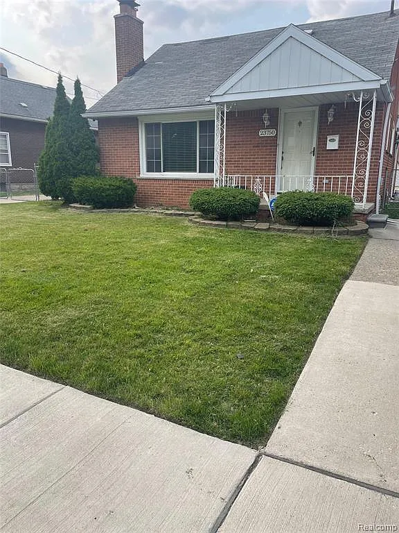 3 bed, 1100 sqft, $2,000 — Photo 2
