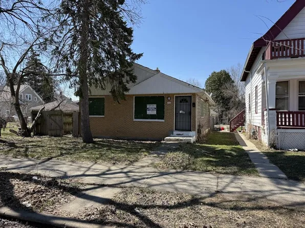3723 North 17th STREET, Milwaukee, WI 53206