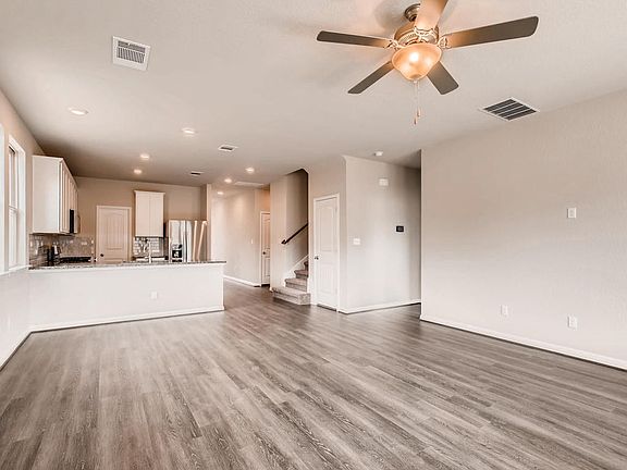 3rd image of 1608 Dubiel Dr