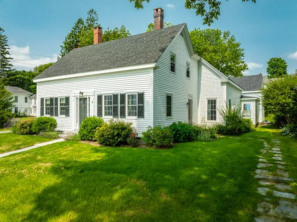 11 Elliot Street, Thomaston, ME 04861
