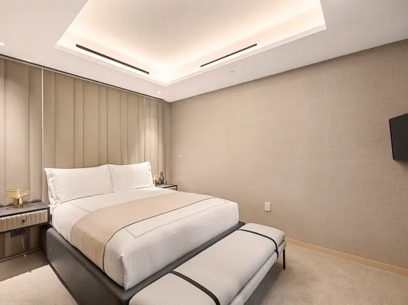 685 5th Avenue image 5 of 17