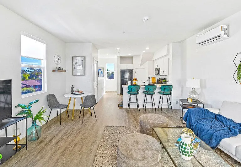 South Park Place — Photo 12