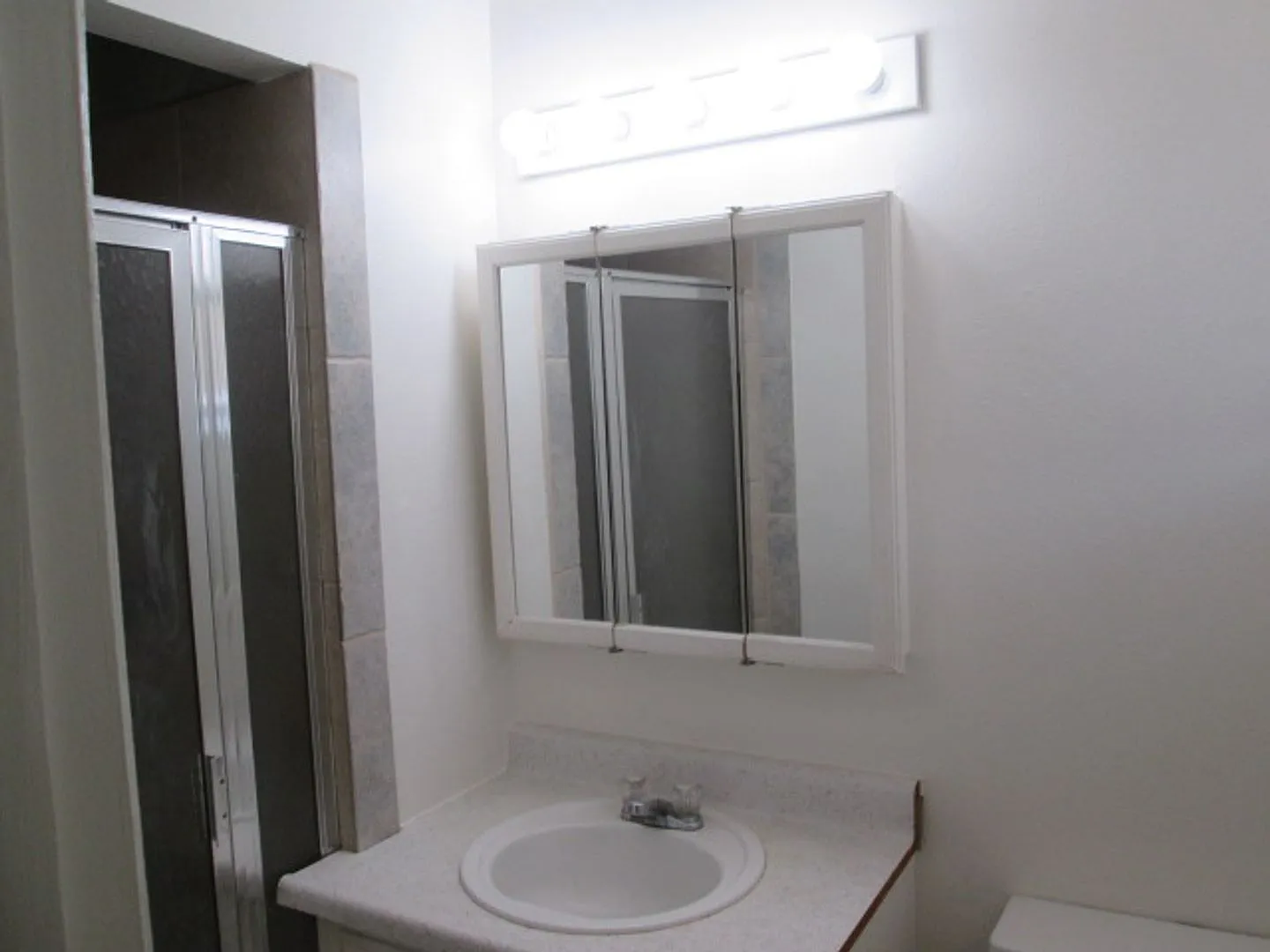 Desireable NE Heights — Photo 3