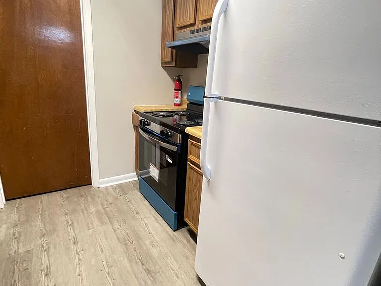Pecan Manor Apartments — Photo 33