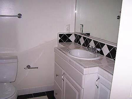 1 bed, 650 sqft, $2,200 — Photo 3
