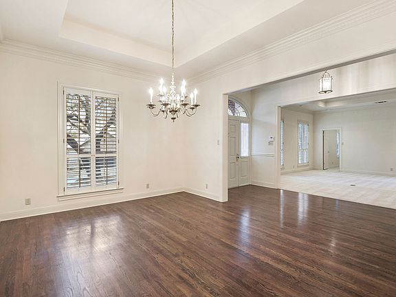 3rd image of 33 Westcourt Ln