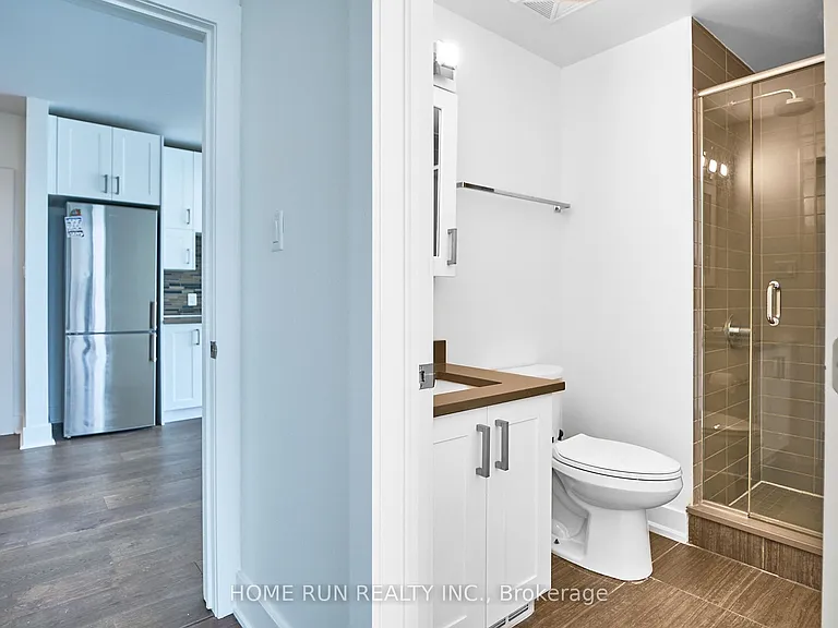40 Nepean St #2703 — Photo 15