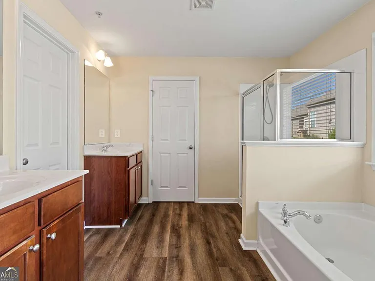 3323 Castleberry Village Cir — Photo 13
