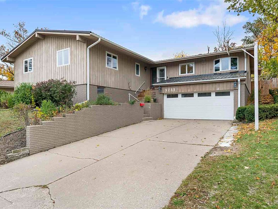 3732 Tanager Dr NE, Cedar Rapids, IA 52402 Zillow