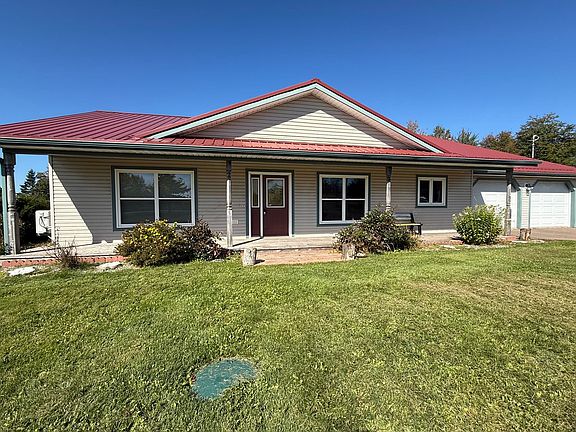 3rd image of 136 Crooked Creek Rd