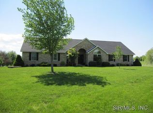 4675 Walnut Hill Dr, Aviston, IL 62216