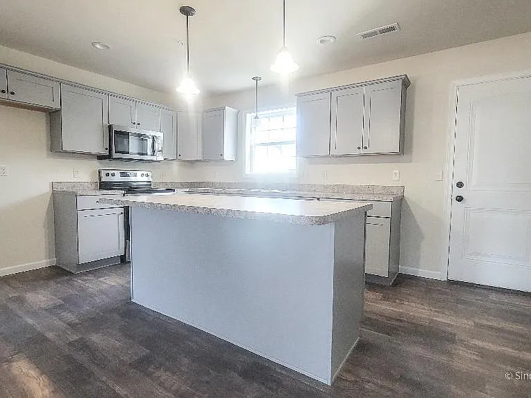 10 Skip Ln — Photo 11