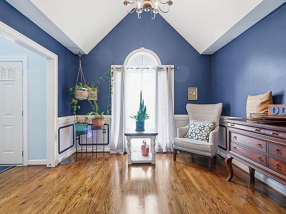 3rd image of 306 Whisper Walk Way