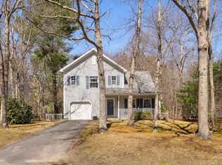 4 Balcom Dr, Foxboro, MA 02035
