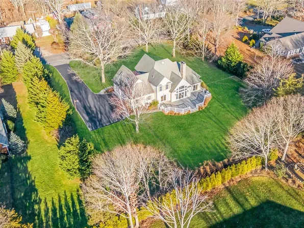 2020 Stillwater Avenue, Cutchogue, NY 11935