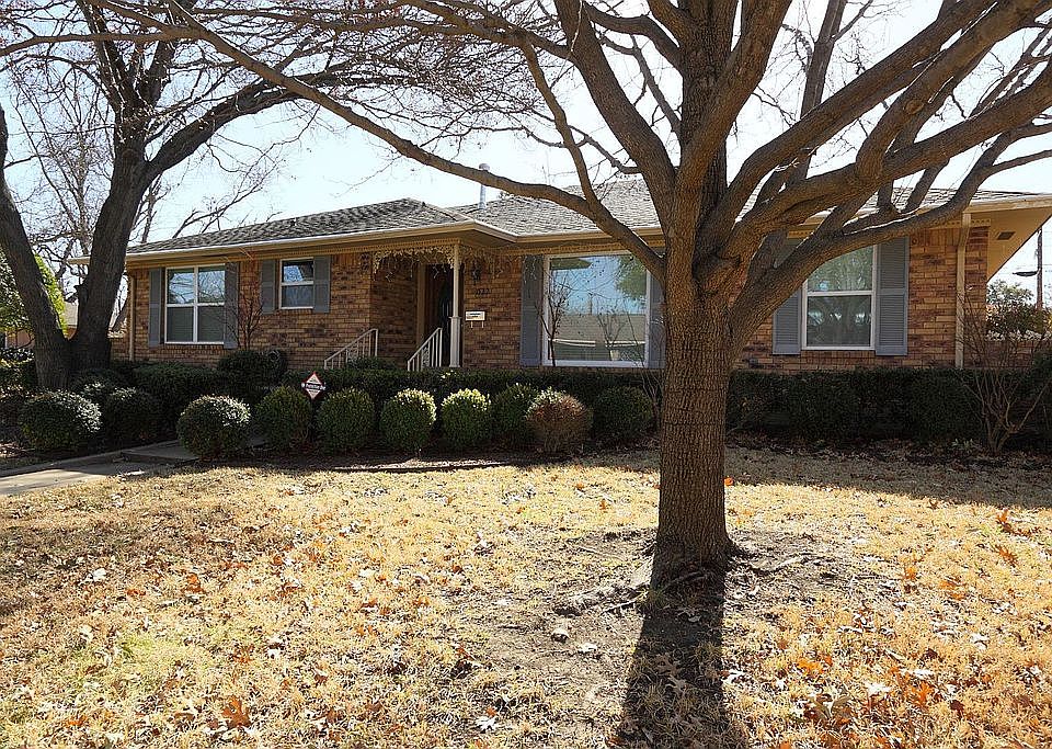 Front Yard (Winter)