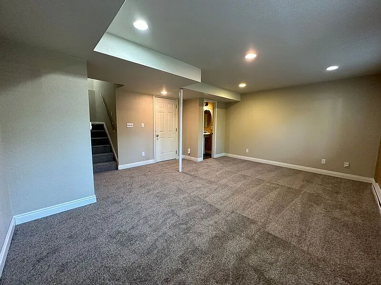 310 Buchanan Ct — Photo 7