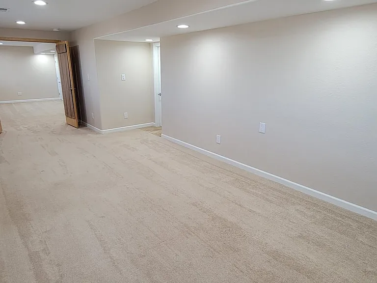 1427 N Challenger Dr — Photo 20