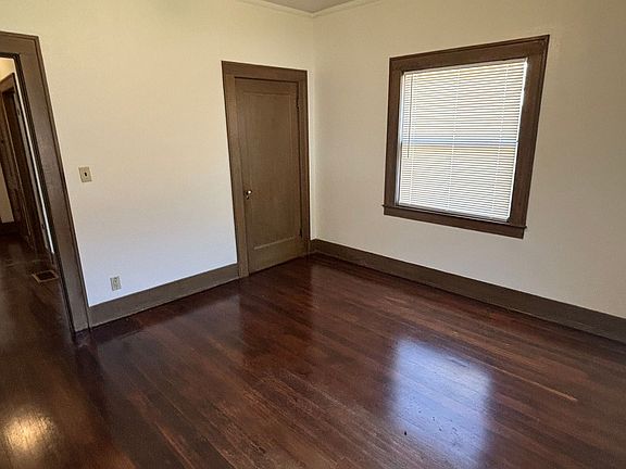 5th image of 1138 SE Washington Ave