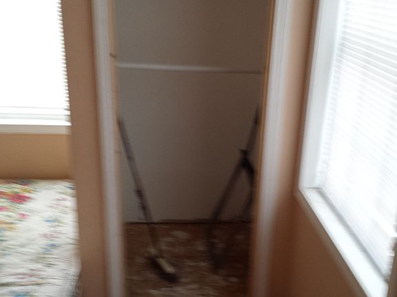 4th image of 26636 Hales St