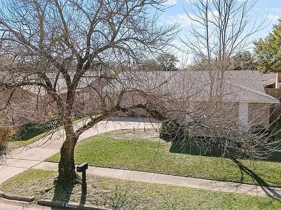 2nd image of 16915 Clan Macgregor Dr
