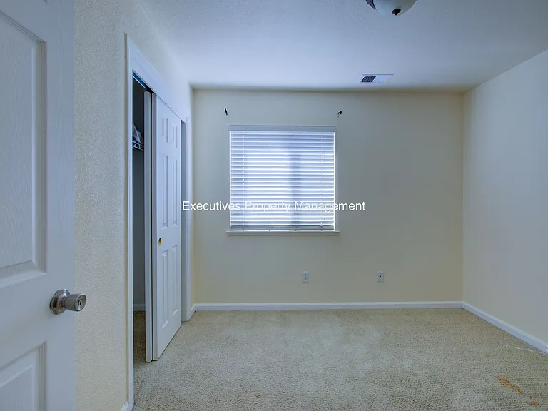 4651 Stern Dr — Photo 11
